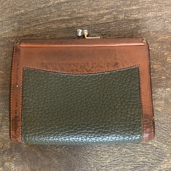 Vintage Dooney & Bourke Olive Green Pebbled Leather Coin Purse Bi-Fold Wallet - Picture 4 of 8